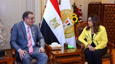 «التنمية المحلية» و«التنظيم والإدارة» تبحثان مجالات التعاون المشترك