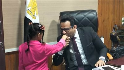  وكيل صحة سوهاج يستجيب لاستغاثة والد طفلة تعاني من فقدان السمع