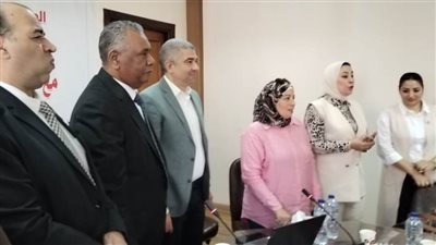 مزايا إضافية للعمال في القانون الجديد ولوائح استرشادية بكل قطاع