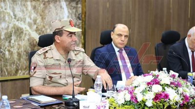 قائد قوات الدفاع الشعبي يستعرض مشروع التدريب العملي المشترك «صقر 150»