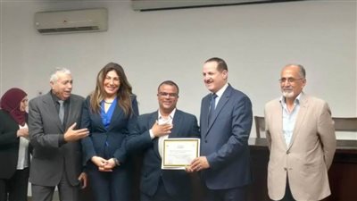 تكريم الزميل محمد خضير لفوزه في مسابقة «عدسة فنان» بـ