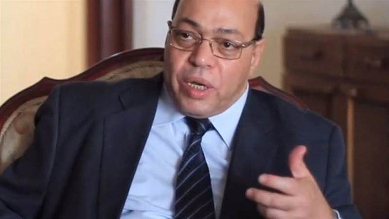 الدكتور شاكر عبدالحميد