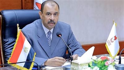 محافظ سوهاج يحيل واقعة مناقصة كاميرات مراقبة بمديرية التعليم إلى النيابتين العامة والإدارية