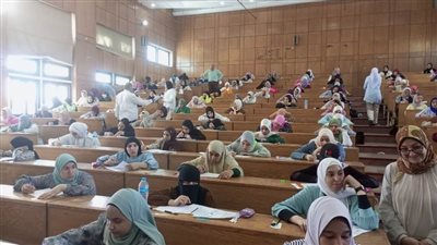 وفقًا لجداول الكليات.. انطلاق امتحانات الفصل الدراسي الثاني بجامعة دمنهور.. صور 