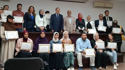 «العزازي» يفتتح معرض مسابقة «عدسة فنان» لتوثيق التراث.. ويكرم الفائزين بـ