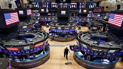 تراجع الأسواق الأمريكية في الافتتاح بفعل القلق حول الاقتصاد الأمريكي والتوترات العالمية