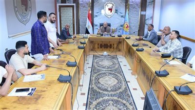 رئيس جامعة سوهاج يكرم أبطال كمال الأجسام 