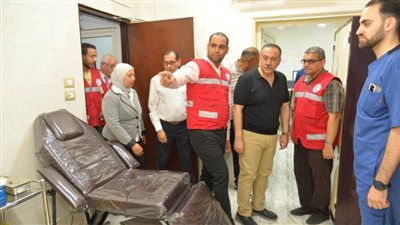 محافظ أسيوط يتابع أنشطة الهلال الأحمر بحي الأربعين