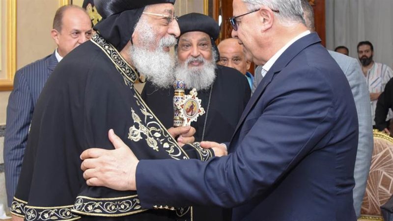 البابا تواضروس ووزير