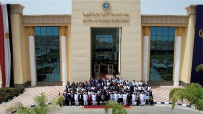 أكاديمية الشرطة تستقبل عددا من الشباب المشاركين بمنحة ناصر للقيادة الدولية