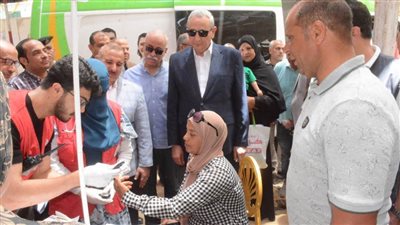 بالصور.. محافظ الغربية يطلق أكبر قافلة خدمية في مركز قطور