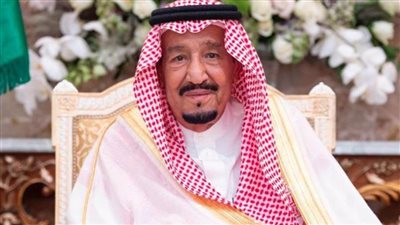 خادم الحرمين الشريفين يصدر توجيهه باستضافة 1300 حاج وحاجة من 100 دولة لأداء مناسك الحج 