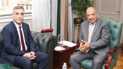 وزير الكهرباء يستقبل سفير الجزائر بالقاهرة لبحث سبل دعم وتعزيز فرص التعاون والشراكة والاستثمار