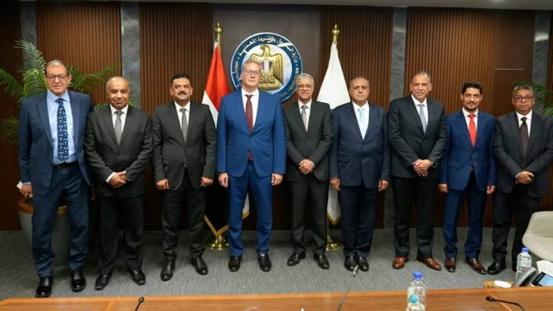 اللجنة النقابية تثمن