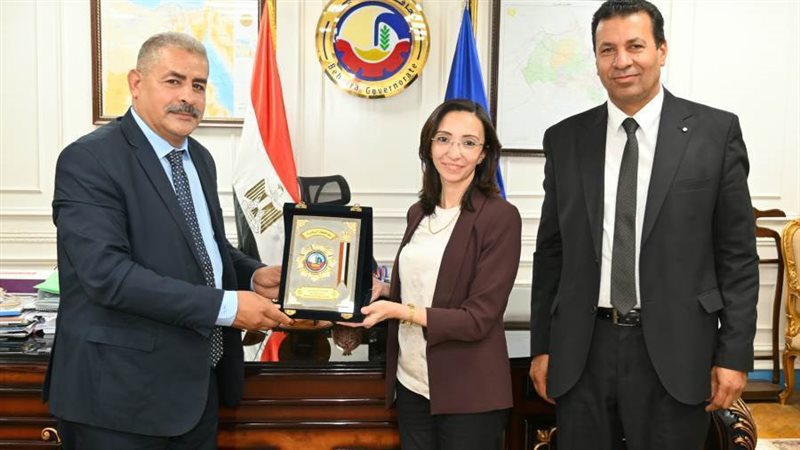 محافظ البحيرة ومدير