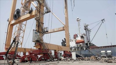 الحوثي: 1.4 مليار دولار خسائر موانئ الحديدة بغارات واشنطن وإسرائيل