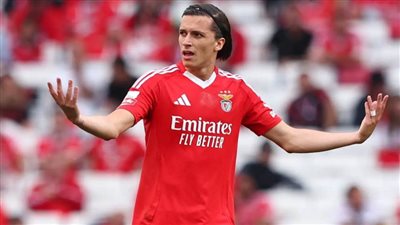 ريال مدريد يستأنف التفاوض مع نجم بنفيكا.. ومانشستر يونايتد يهدد الصفقة 