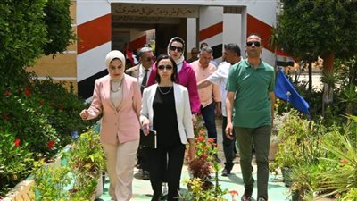 بقرية زاوية صقر بأبو المطامير.. محافظ البحيرة تتفقد مشروعات 