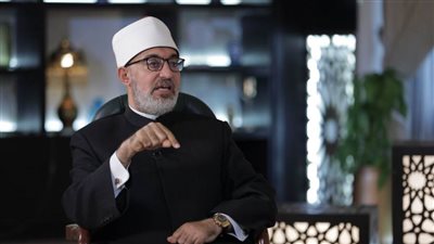 مفتي الجمهورية يدين استهداف مدرسة لإيواء النازحين في حي الصحابة بغزة