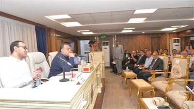 محافظ أسيوط يطلق توجيهات عاجلة لتحسين الخدمات ودعم الاستثمارات ويوجه بتفعيل مبادرات تخفيف الأعباء