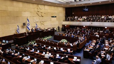 الكنيست يناقش 
