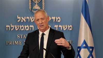 جانتس يصف نتنياهو بـ 