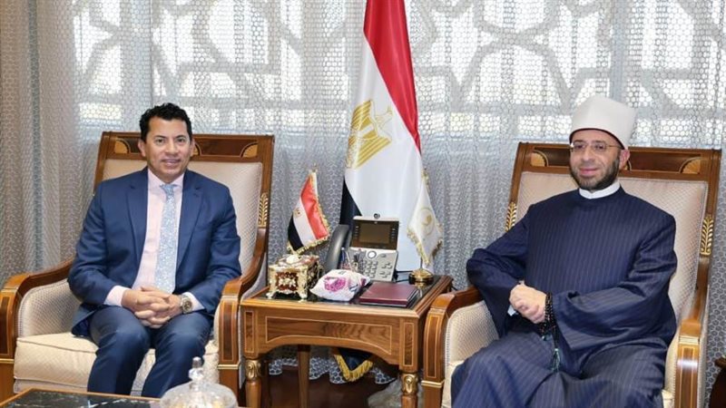 وزيرا الأوقاف والشباب