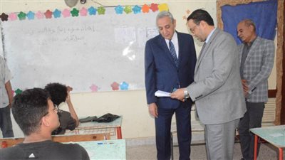 بالصور.. محافظ الغربية يتفقد لجان امتحانات الشهادة الإعدادية في أول أيامها