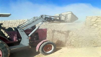  محافظ أسوان: إزالة 35 طاحونة وكسارة مخالفة للذهب داخل 10 مواقع بقرية أرمنا بنصر النوبة 