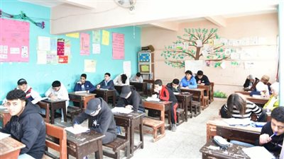  انتظام لجان امتحانات الشهادة الإعدادية بالغربية في يومها الثاني 