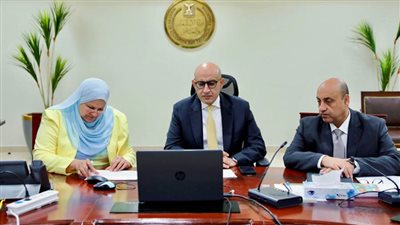 وزير التعليم يتابع امتحانات الدبلومات الفنية من غرفة العمليات المركزية بمقر الوزارة بالعاصمة الإدارية