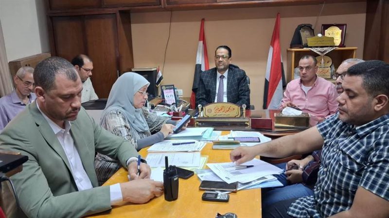 وكيل الوزارة داخل