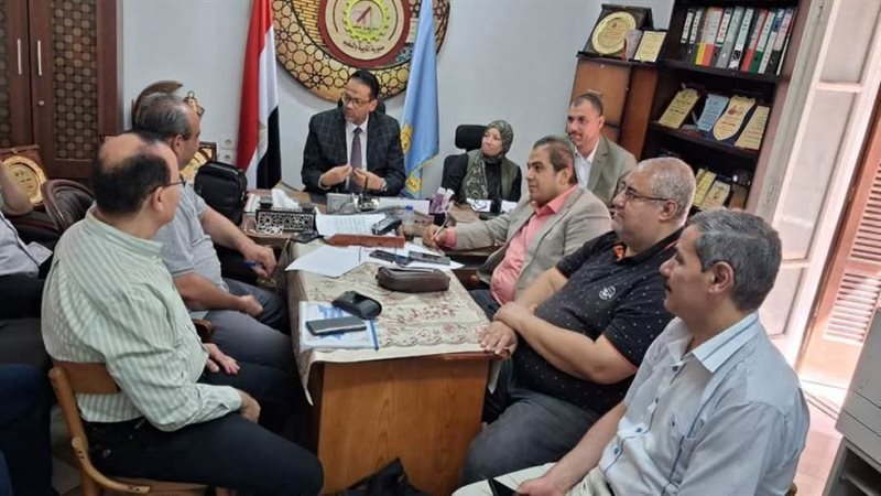 وكيل الوزارة داخل