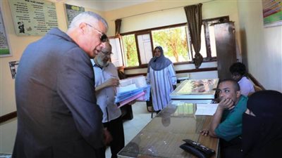 وكيل وزارة التربية والتعليم بأسوان: إحالة 6 رؤساء لجان للتحقيق وصبط 12 حالة غش في الإعدادية 