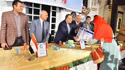 محافظ أسيوط يشهد احتفالية كبرى لتوزيع 