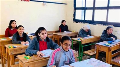 تعليم الإسكندرية ينفي اقتحام مدرسة إعدادية بالعجمي وتسريب الامتحان