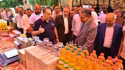 محافظ أسيوط يفتتح معرض 