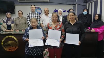 أمانة المرأة بمستقبل وطن أسيوط تكرّم الأمهات المثاليات المسيحيات وتسلمهن أجهزة عرائس (هدية الرئيس)