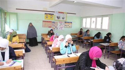 وسط حالة من الأسى والحزن.. وفاة مراقب داخل إحدى لجان امتحان الدبلوم الفني بالمحمودية