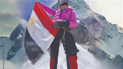 العدَّاءة ومتسلقة الجبال منال رستم بمكتبة الإسكندرية