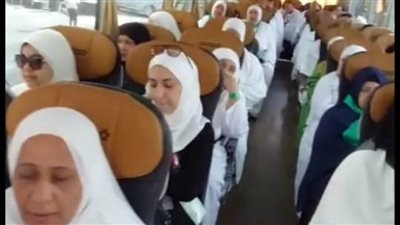 محافظ الإسماعيلية يتابع أولًا بأول حجاج الجمعيات الأهلية بالمحافظة ويطمئن على سلامتهم