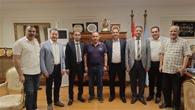 محافظ أسيوط يستقبل وفد حزب 