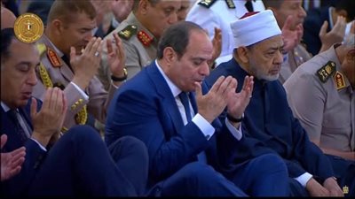 عاجل| صلاة العيد الأضحي المبارك.. أدعية يحرص علىها الرئيس السيسي