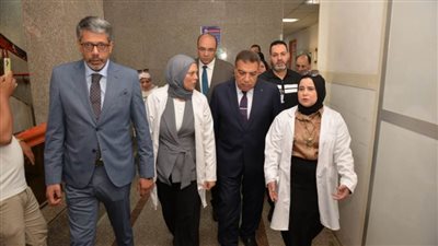 محافظ الدقهلية يزور مستشفى التأمين الصحي ويهنئ الأطباء والمرضى بعيد الأضحى 