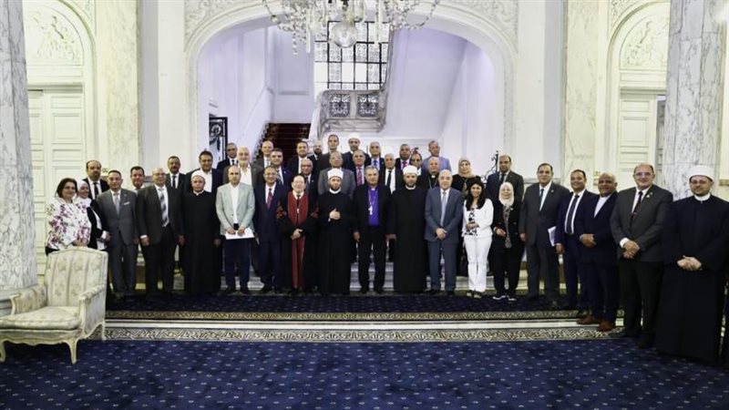 وزير خلال استقباله