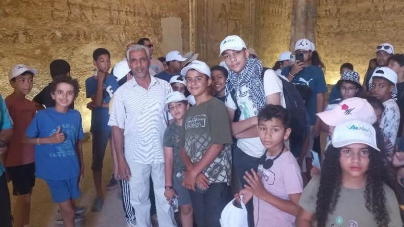 وفود سياحية تزور