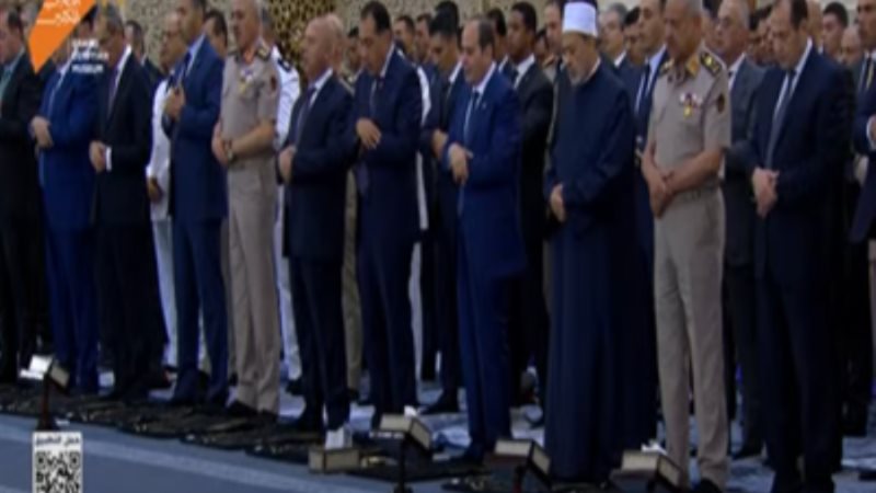 الرئيس السيسي يؤدي