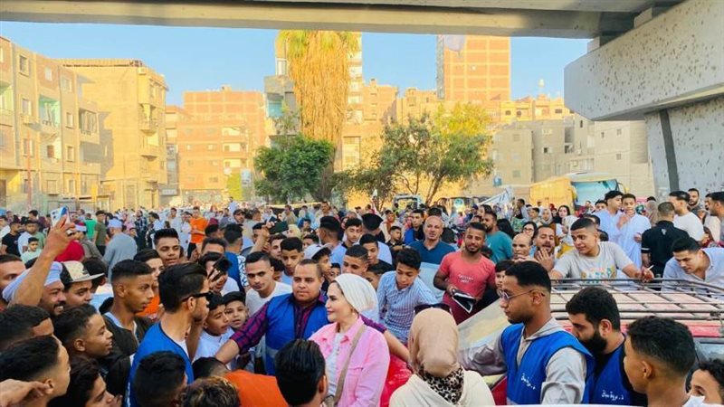 الاحتفال بالعيد في