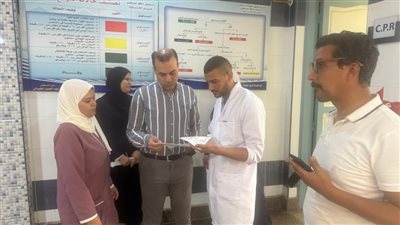 وكيل وزارة الصحة بالبحيرة يتابع سير العمل بمستشفيي إدكو ورشيد.. صور 