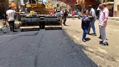 ضمن خطة الرصف محافظ المنيا يتابع تنفيذ مشروعات لتحسين الطرق